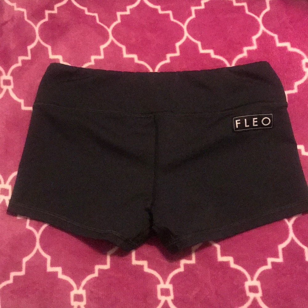 FLEO workout shorts